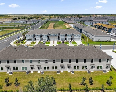 2424 Bevel Lane - Photo Thumbnail 31
