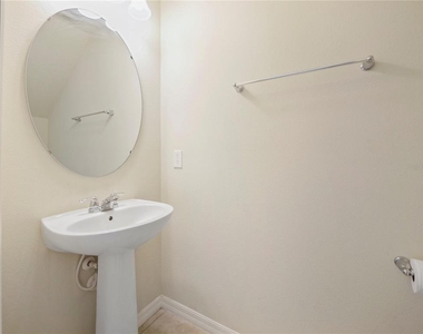 3897 Grassland Drive - Photo Thumbnail 14