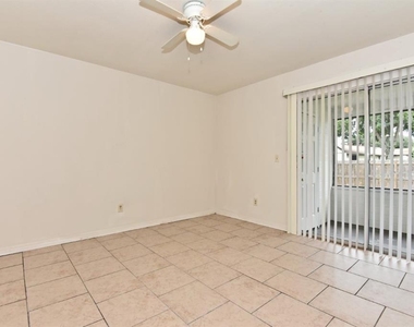 2809 Waxy Willow Lane - Photo Thumbnail 10