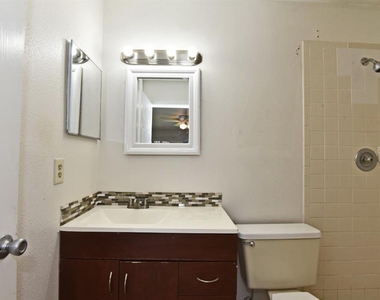 2809 Waxy Willow Lane - Photo Thumbnail 7
