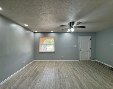 775 Hillview Drive - Photo Thumbnail 1