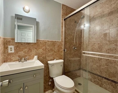 775 Hillview Drive - Photo Thumbnail 6