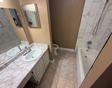3988 Crayrich Circle - Photo Thumbnail 4