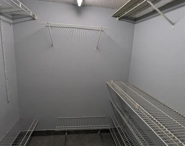 5229 Vineland Road - Photo Thumbnail 13