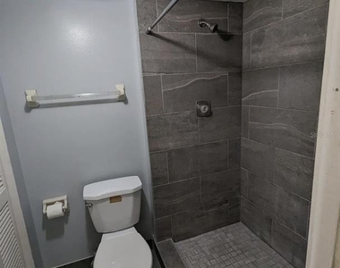 5229 Vineland Road - Photo Thumbnail 11