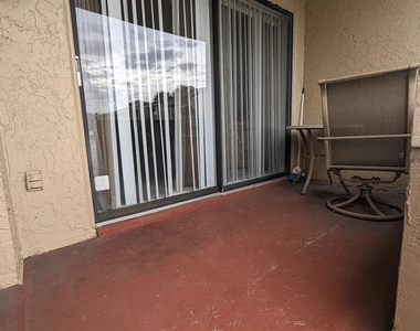 5229 Vineland Road - Photo Thumbnail 1