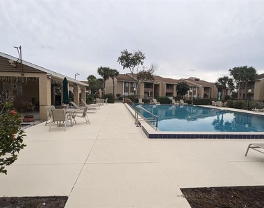 5229 Vineland Road - Photo Thumbnail 16