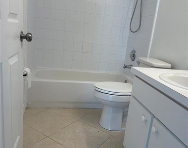13855 Glasser Avenue - Photo Thumbnail 8