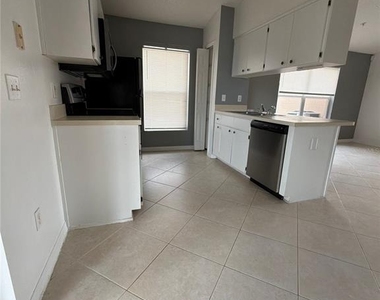 13855 Glasser Avenue - Photo Thumbnail 2