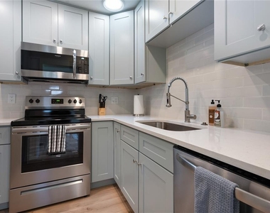 2311 Waldemere Street - Photo Thumbnail 9