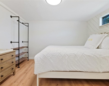 2311 Waldemere Street - Photo Thumbnail 11