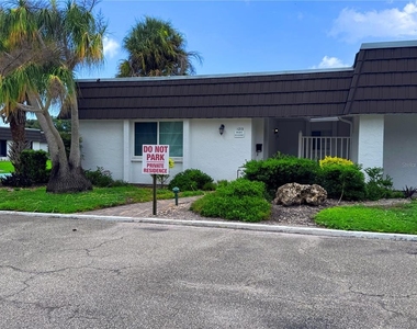 1213 Glen Oaks Drive E - Photo Thumbnail 1
