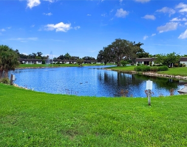 1213 Glen Oaks Drive E - Photo Thumbnail 8
