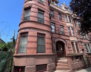 38 Lewis Avenue - Photo Thumbnail 6
