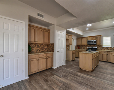 1909 Polly Harris Drive - Photo Thumbnail 12