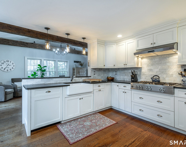 255 Woodbury Road - Photo Thumbnail 8