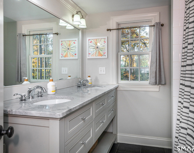 255 Woodbury Road - Photo Thumbnail 16