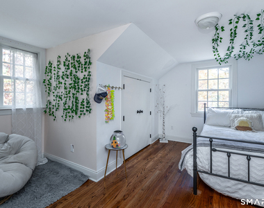 255 Woodbury Road - Photo Thumbnail 14
