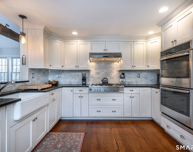 255 Woodbury Road - Photo Thumbnail 9