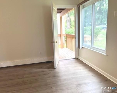 4 Woodland Drive - Photo Thumbnail 5