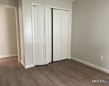 4 Woodland Drive - Photo Thumbnail 17