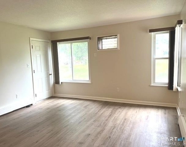 4 Woodland Drive - Photo Thumbnail 4