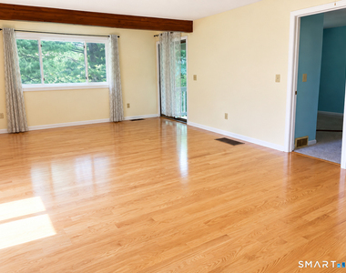 501 Summer Hill Drive - Photo Thumbnail 9