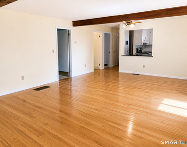 501 Summer Hill Drive - Photo Thumbnail 11