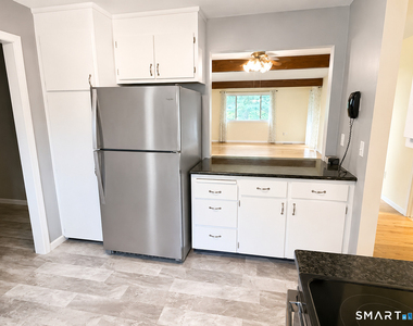 501 Summer Hill Drive - Photo Thumbnail 5