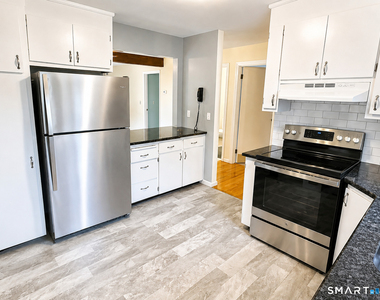 501 Summer Hill Drive - Photo Thumbnail 4