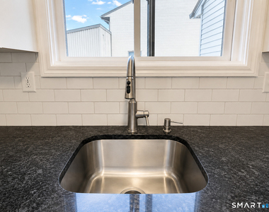 501 Summer Hill Drive - Photo Thumbnail 6
