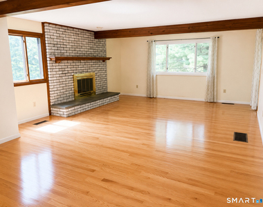 501 Summer Hill Drive - Photo Thumbnail 8