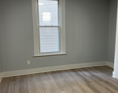 1086 Main Street - Photo Thumbnail 2