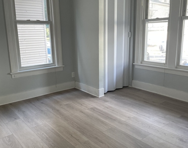 1086 Main Street - Photo Thumbnail 4
