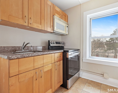 52 Highland Road - Photo Thumbnail 3
