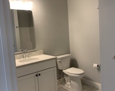 501 Edgewater Circle - Photo Thumbnail 5