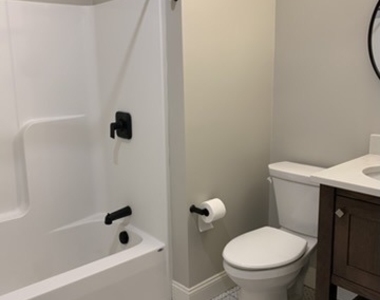 501 Edgewater Circle - Photo Thumbnail 3