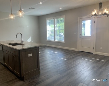 501 Edgewater Circle - Photo Thumbnail 2