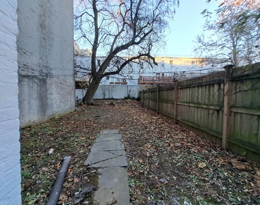 135 Quincy Street - Photo Thumbnail 6