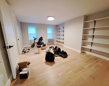 135 Quincy Street - Photo Thumbnail 4