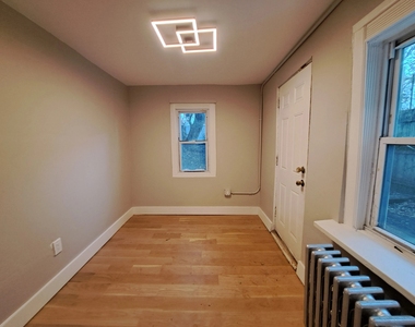 135 Quincy Street - Photo Thumbnail 2