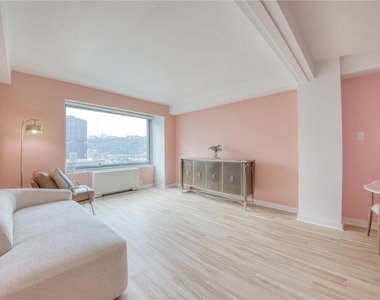 320 Fort Duquesne Blvd - Photo Thumbnail 20