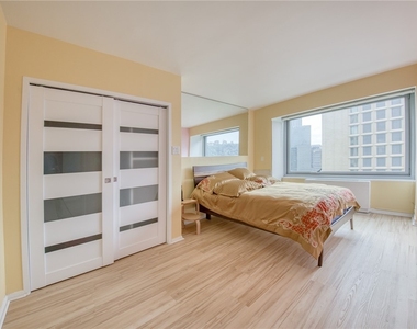 320 Fort Duquesne Blvd - Photo Thumbnail 25