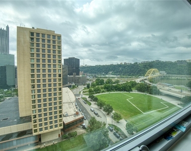 320 Fort Duquesne Blvd - Photo Thumbnail 34