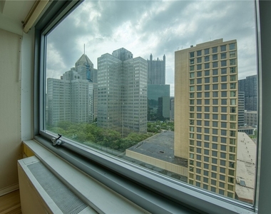 320 Fort Duquesne Blvd - Photo Thumbnail 30