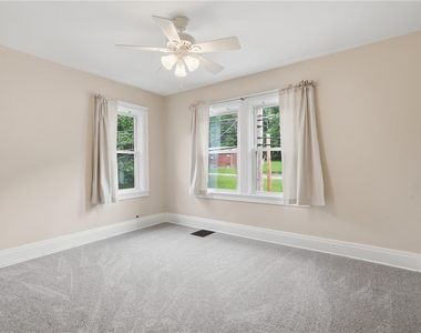 307 Ambridge Ave - Photo Thumbnail 8