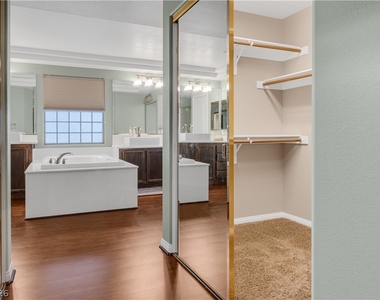 3069 Regal Cove Street - Photo Thumbnail 57