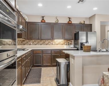 3069 Regal Cove Street - Photo Thumbnail 8