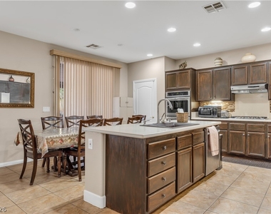 3069 Regal Cove Street - Photo Thumbnail 7