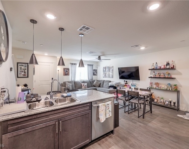 6816 Citron Mist Court - Photo Thumbnail 12